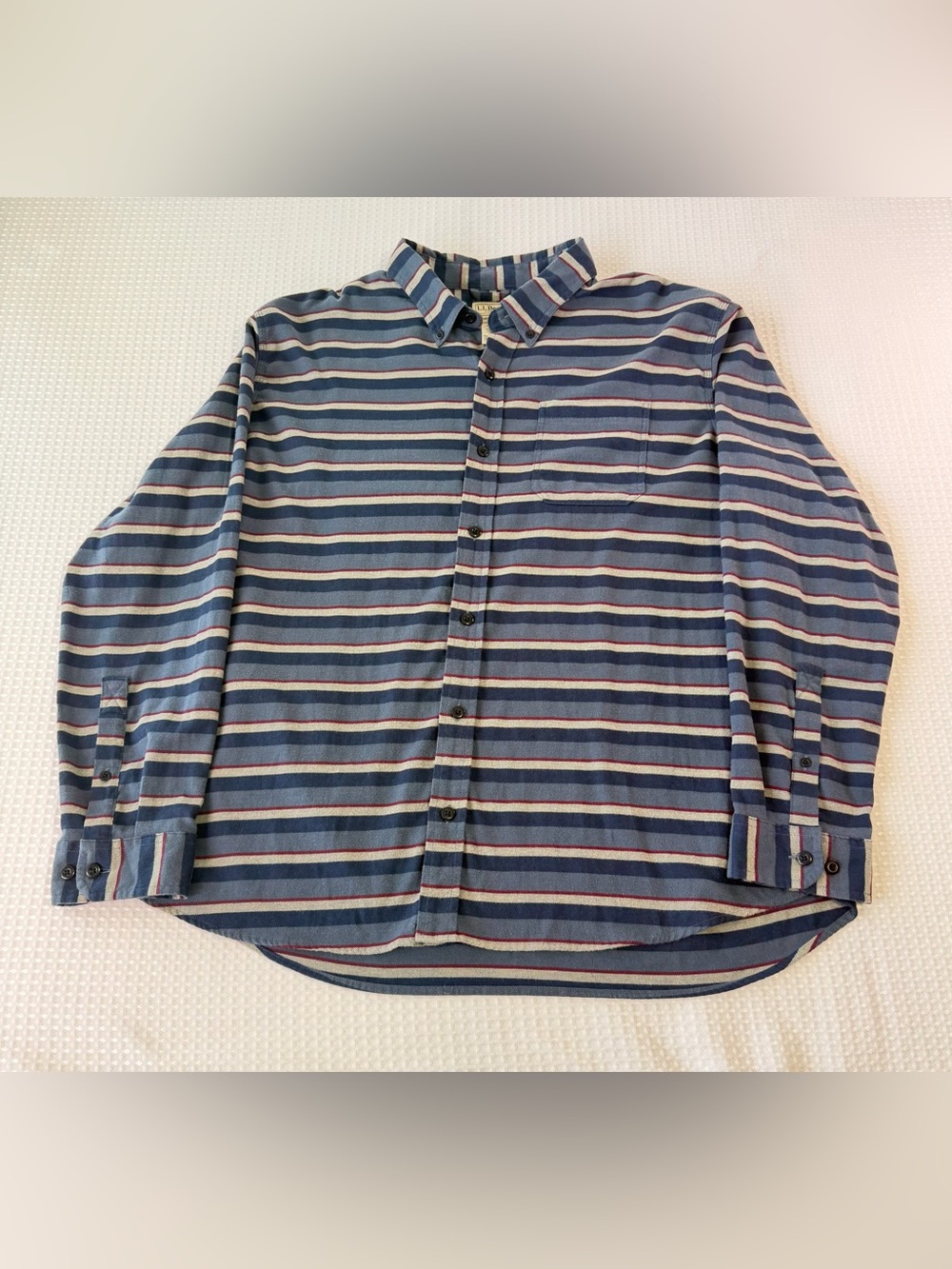 LL Bean Men’s Traditional Fit Button Down Flannel Shirt Blue Red Stripe Size XL